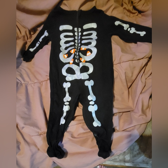 Halloween Skeleton footed Sleeper - Picture 5 of 16